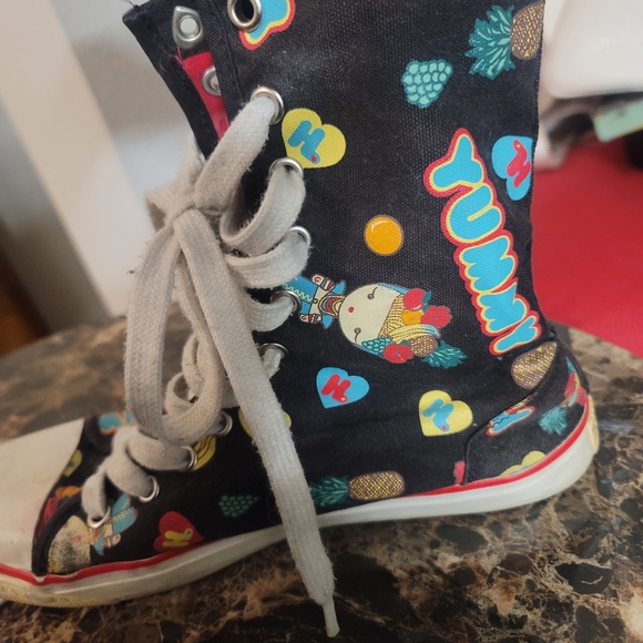 Harajuku Lovers YUMMY Hightop sneakers 👟 - Picture 8 of 10